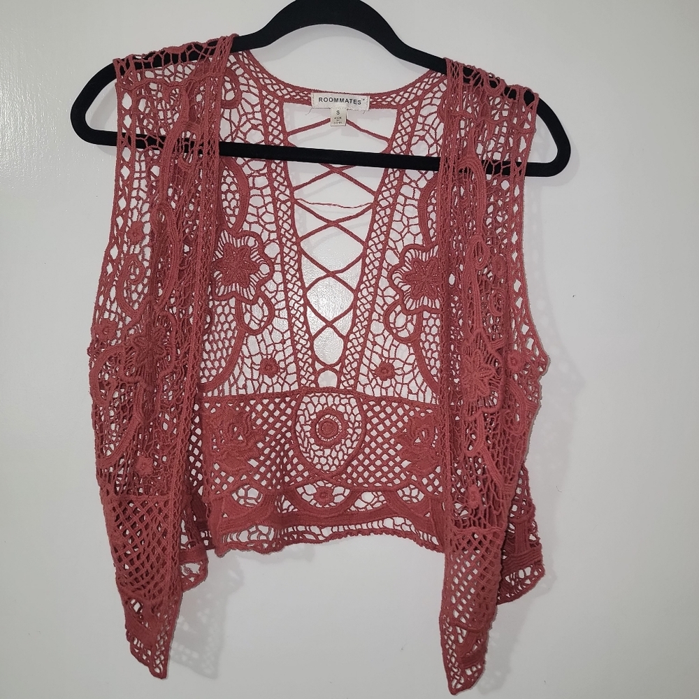 Roommates Small knitted/ Crochet Vest Burt orange